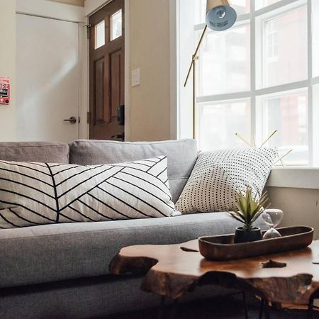 Renovated & Modern Home In Downtown Philly Philadelphia Bagian luar foto